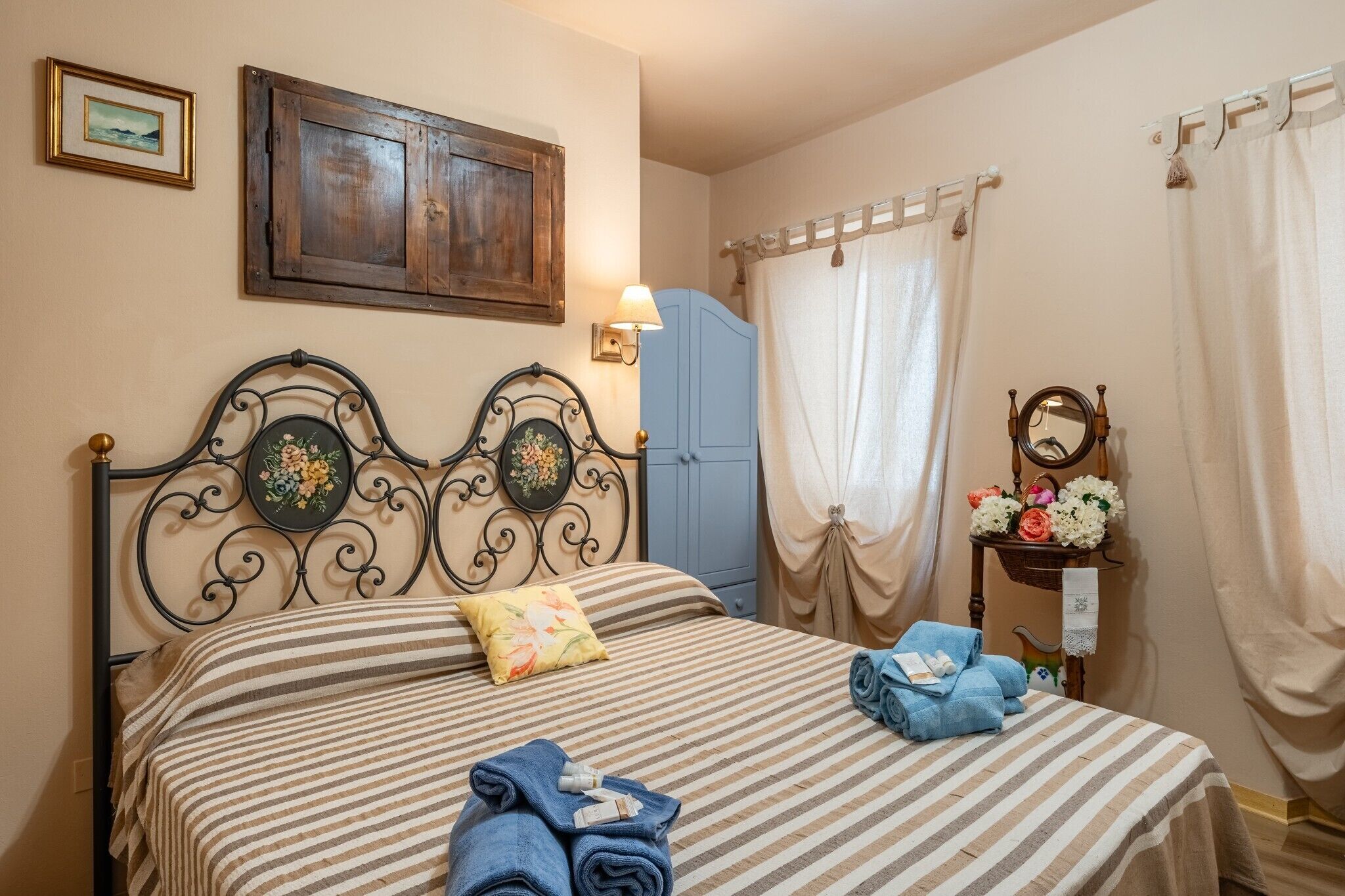 3 chambres, fer et planche à repasser, Wi-Fi gratuit, draps fournis