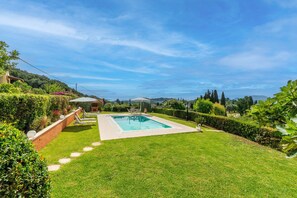 Pool - Holiday Apartment "Even Ezer" with Sea View, Private Pool & Wi-Fi (Corfu)