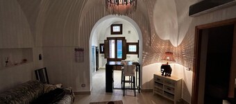 Holiday Home 'Dammuso Cristoforo Colombo' with Wi-Fi and Air Conditioning