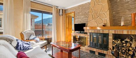 TV, fireplace