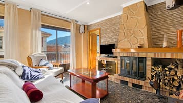 Télévision, cheminée