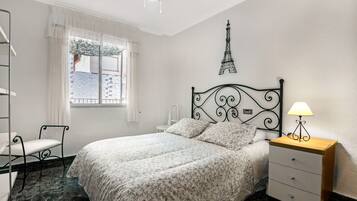 4 camere, ferro/asse da stiro, Wi-Fi gratuito, lenzuola