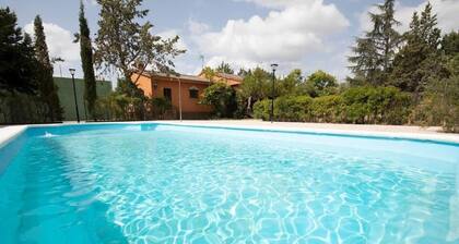 Villa 'Finca El Palomar De La Viña' with Mountain View, Private Pool and Wi-Fi