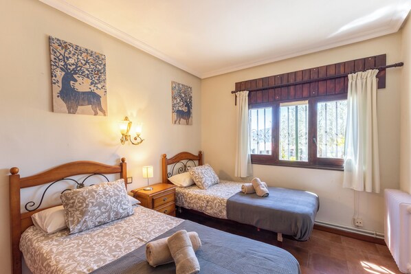 5 chambres, Wi-Fi gratuit, draps fournis