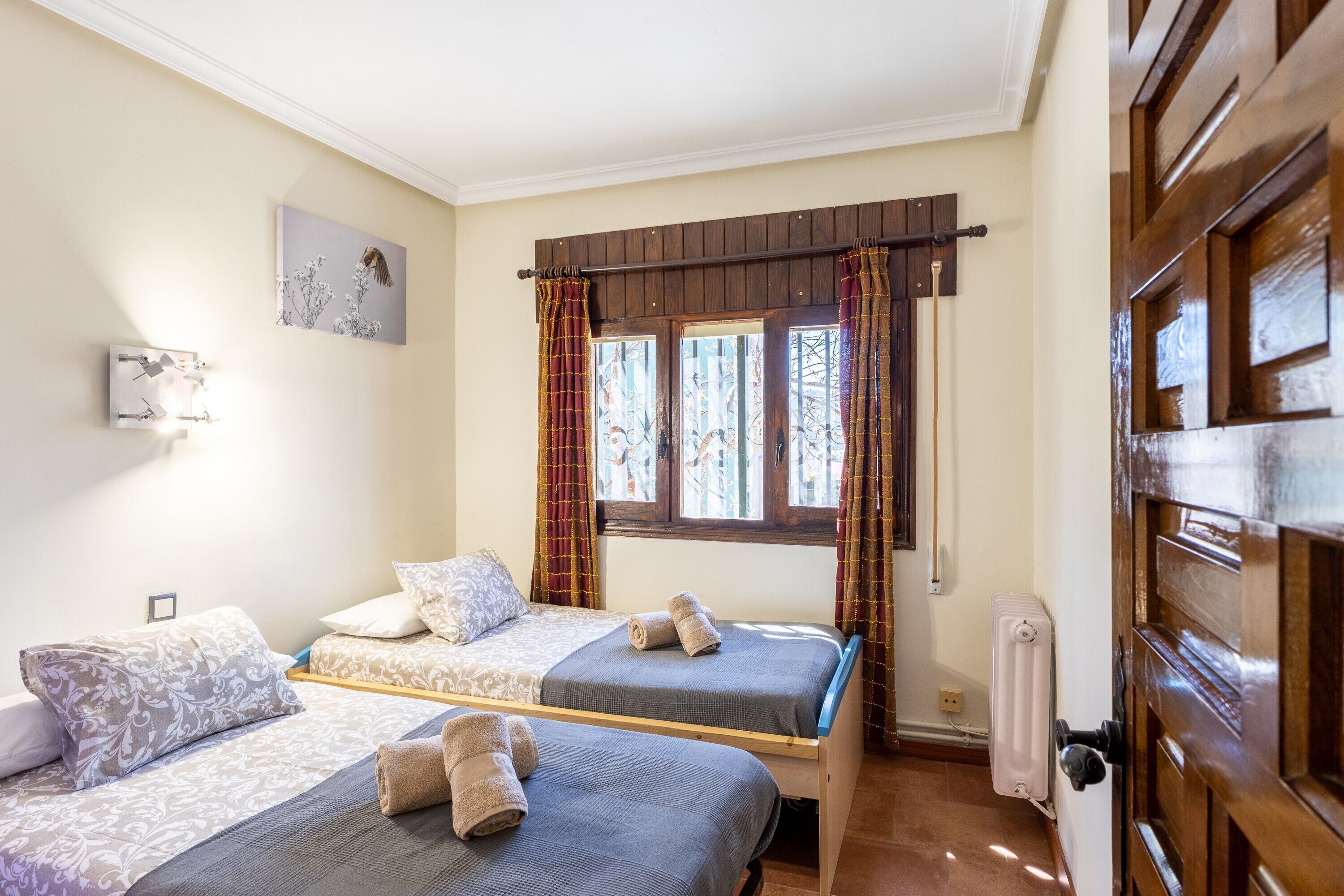 5 soverom, wi-fi (inkludert) og sengetøy