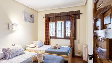 5 soverom, wi-fi (inkludert) og sengetøy