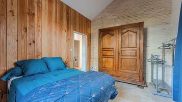 2 chambres, fer et planche à repasser, accès au Wi-Fi (inclus)