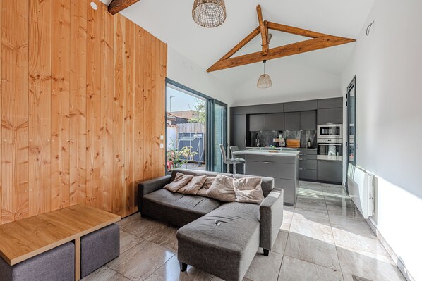 Télévision, table de tennis de table