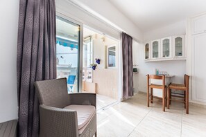 Interior - Apartment In A Hotel 'Marina View, Sunny One Bedroom Pyr' with Shared Pool and Air Conditioning (Fuengirola)