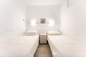 1 bedroom, free WiFi, bed sheets - Apartment In A Hotel 'Marina View, Sunny One Bedroom Pyr' with Shared Pool and Air Conditioning (Fuengirola)