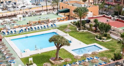 Apartment In A Hotel 'Marina View, Sunny One Bedroom Pyr' with Shared Pool and Air Conditioning