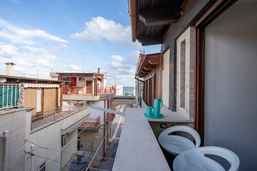 Apartment 'Emma House, By The Sea' with Balcony, Wi-Fi and Air Conditioning
