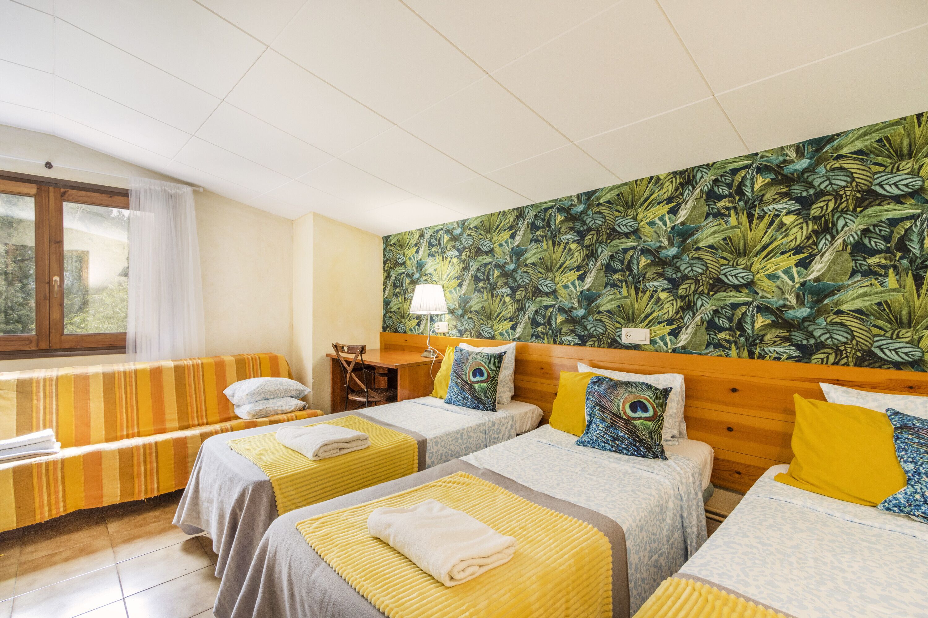 8 多间卧室、免费 WiFi、床单