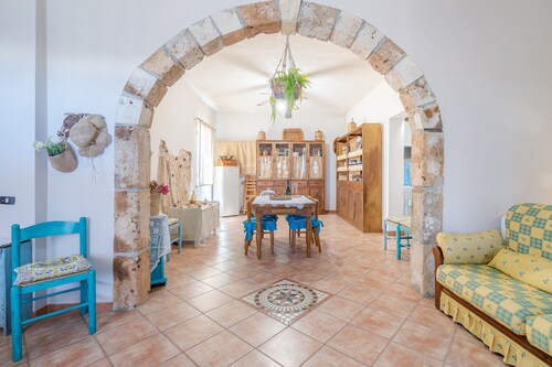 Apartment "Sara Home" with Sea View, Private Terrace & Wi-Fi