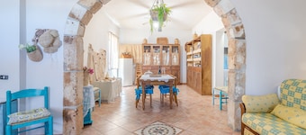 Apartment "Sara Home" with Sea View, Private Terrace & Wi-Fi