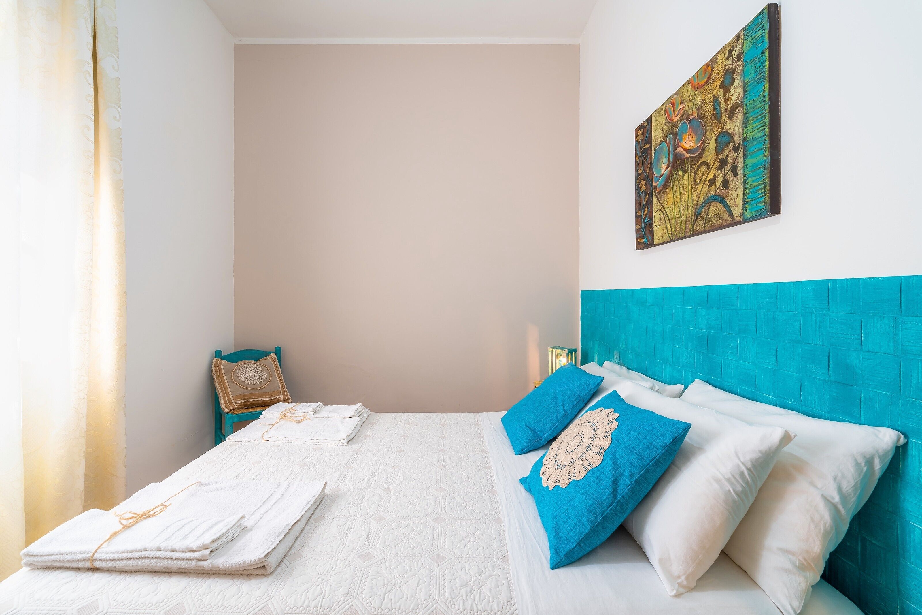 2 habitaciones, escritorio, tabla de planchar con plancha y wifi gratis 