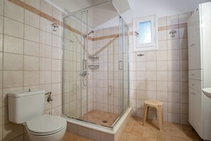 Dusch, hårtork och handdukar