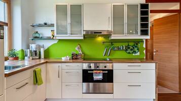 Réfrigérateur, four, plaque de cuisson, lave-vaisselle