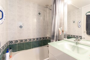 Chuveiro, secador de cabelo