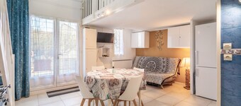 Holiday Home 'Residence Naturiste Eden' with Sea View, Private Terrace and Wi-Fi