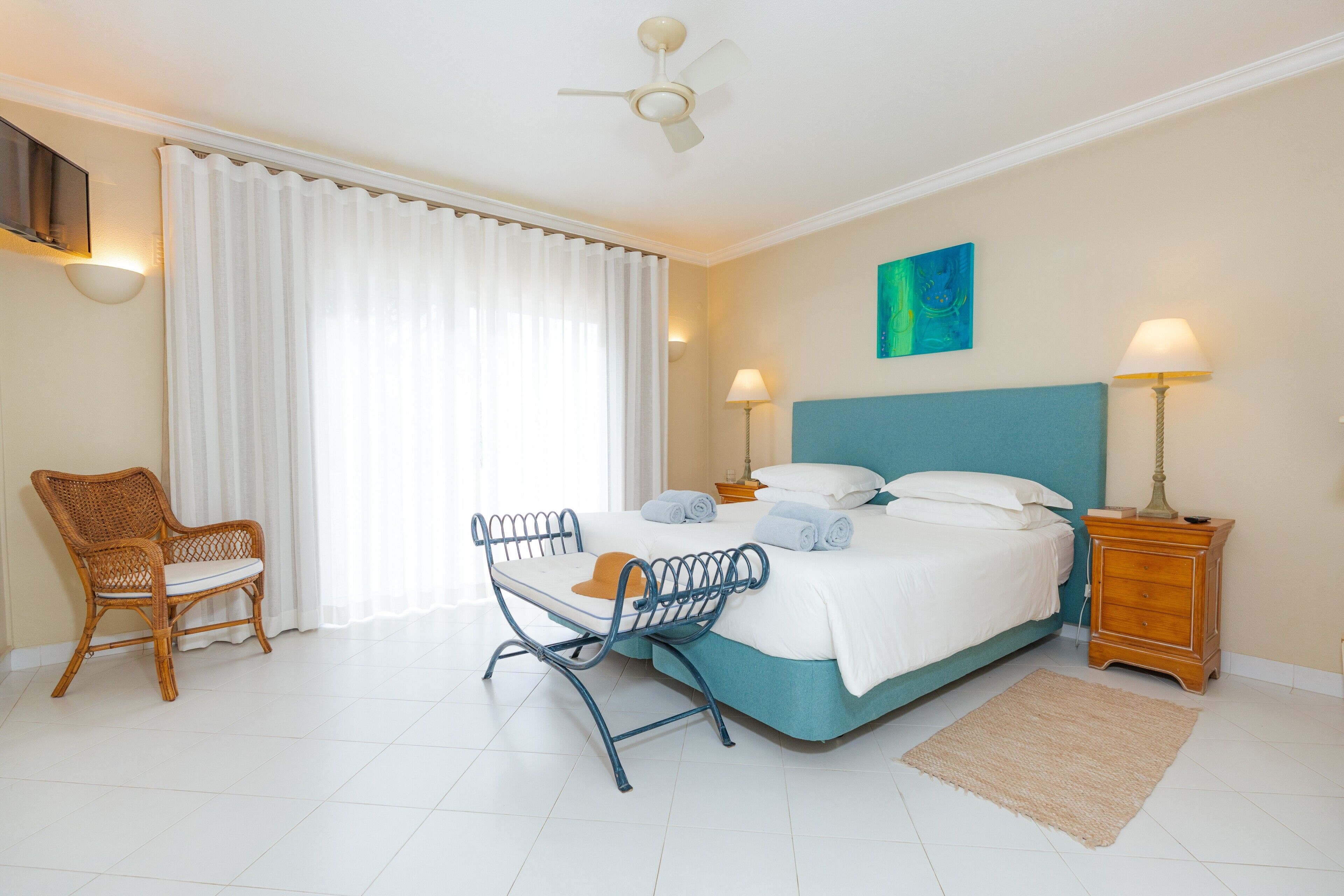 3 habitaciones, tabla de planchar con plancha y wifi gratis 