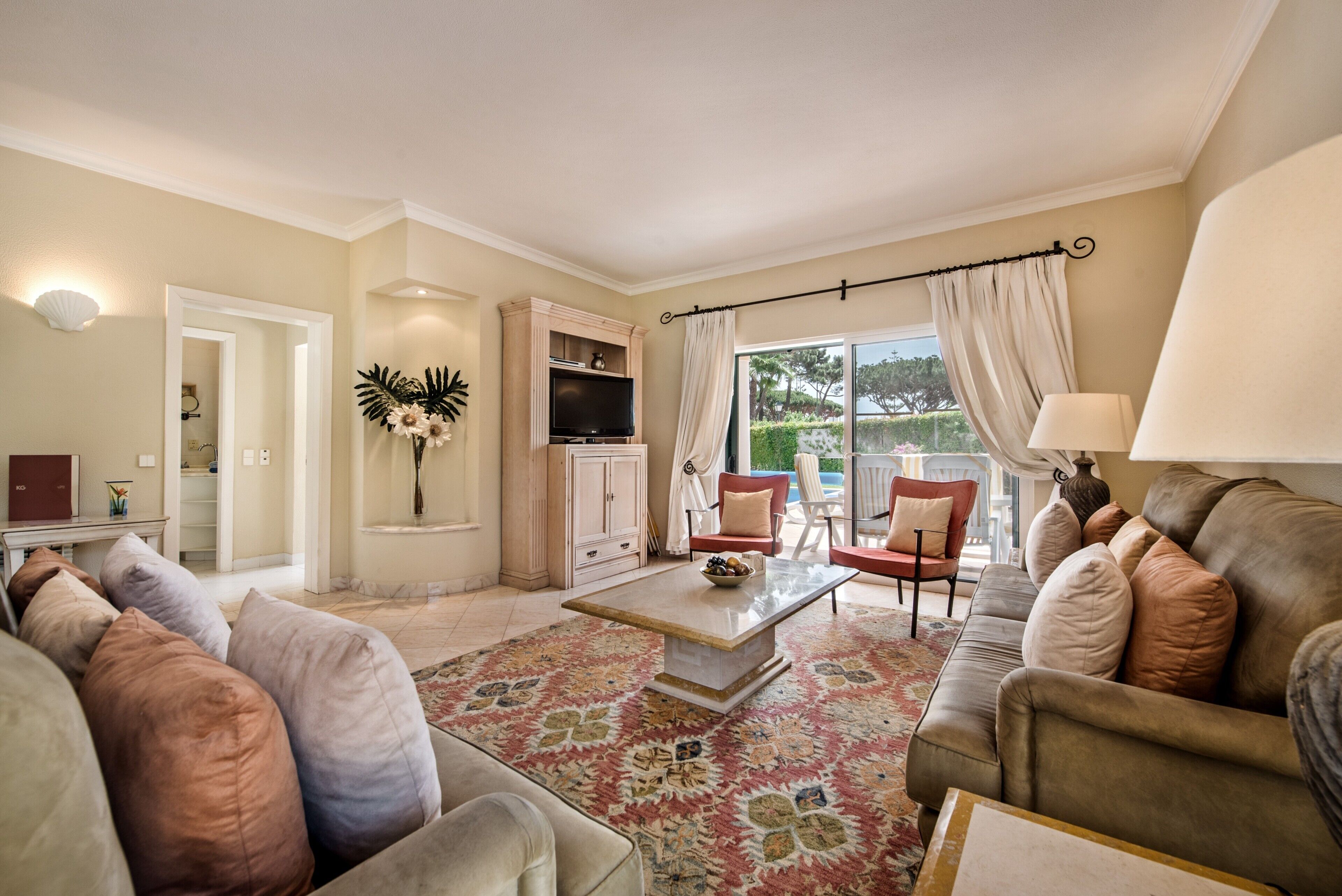 TV, DVD player, aparelho de som