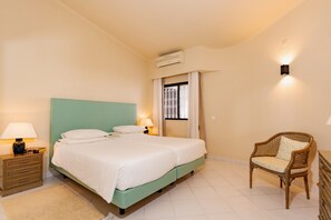 3 bedrooms, iron/ironing board, free WiFi, bed sheets - Villa "Mng Elliott 25" with Private Pool & Wi-Fi (Vale do Lobo)