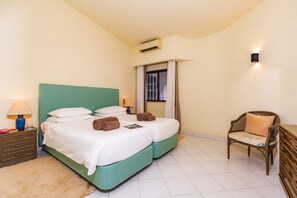 3 chambres, fer et planche à repasser, Wi-Fi gratuit, draps fournis