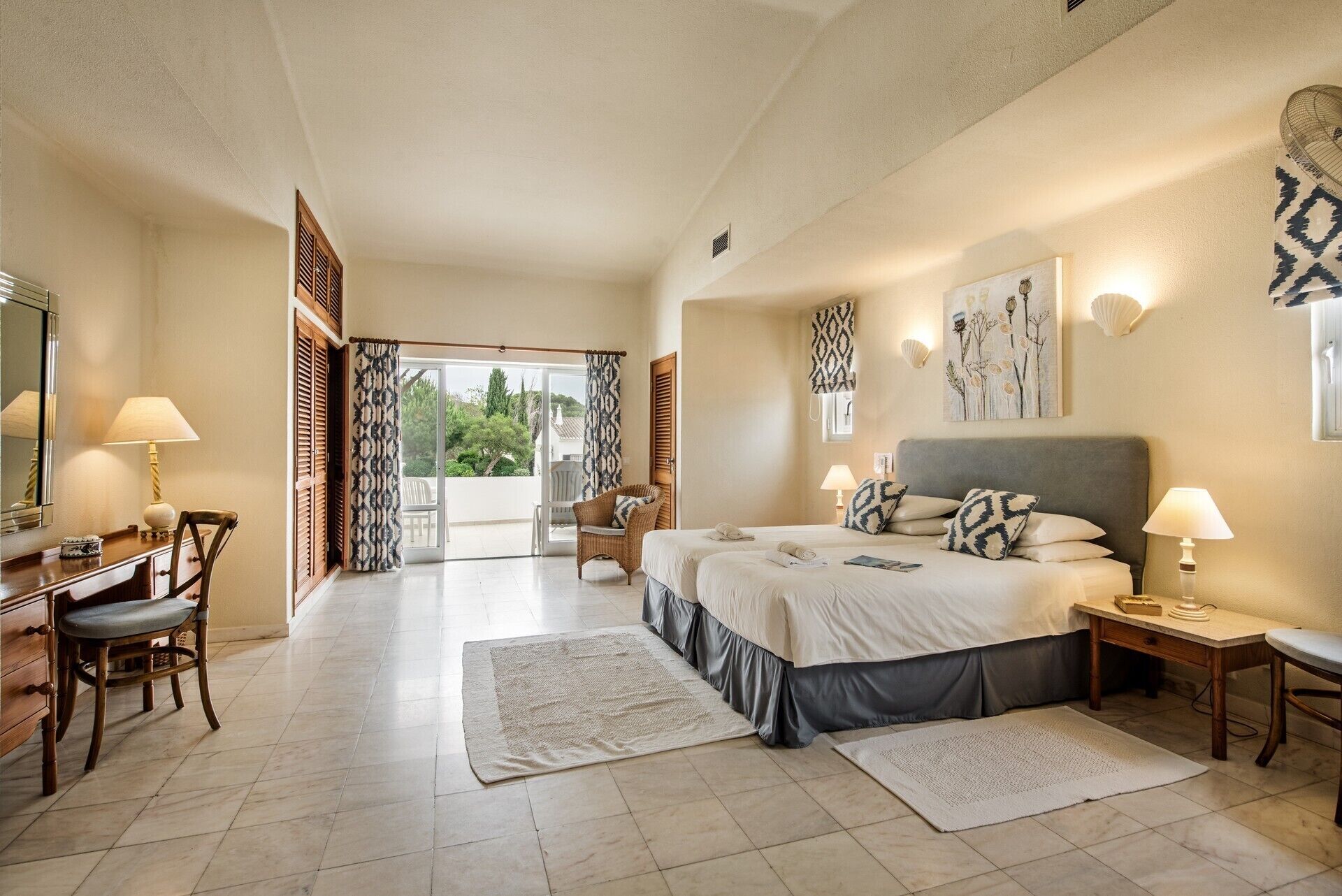 3 habitaciones, tabla de planchar con plancha y wifi gratis 