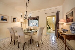 Dining - Villa 'Mng Elliott46' with Private Pool, Wi-Fi and Air Conditioning (Vale do Lobo)