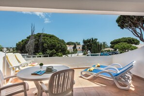 Outdoor dining - Villa "Mng Elliott 76" with Private Pool & Wi-Fi (Vale do Lobo)