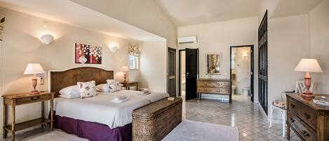 3 makuuhuonetta, silitysrauta/-lauta, ilmainen Wi-Fi, vuodevaatteet