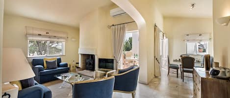 Tv, pejs, stereoanlæg