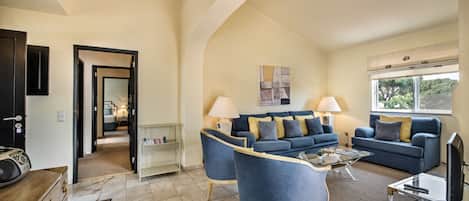 TV, fireplace, stereo