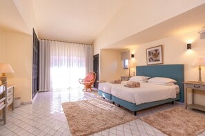 3 chambres, fer et planche à repasser, Wi-Fi gratuit, draps fournis