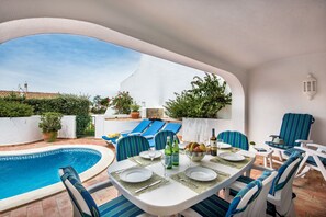 Outdoor dining - Villa "Mng Elliott 53" with Private Pool & Wi-Fi (Vale do Lobo)