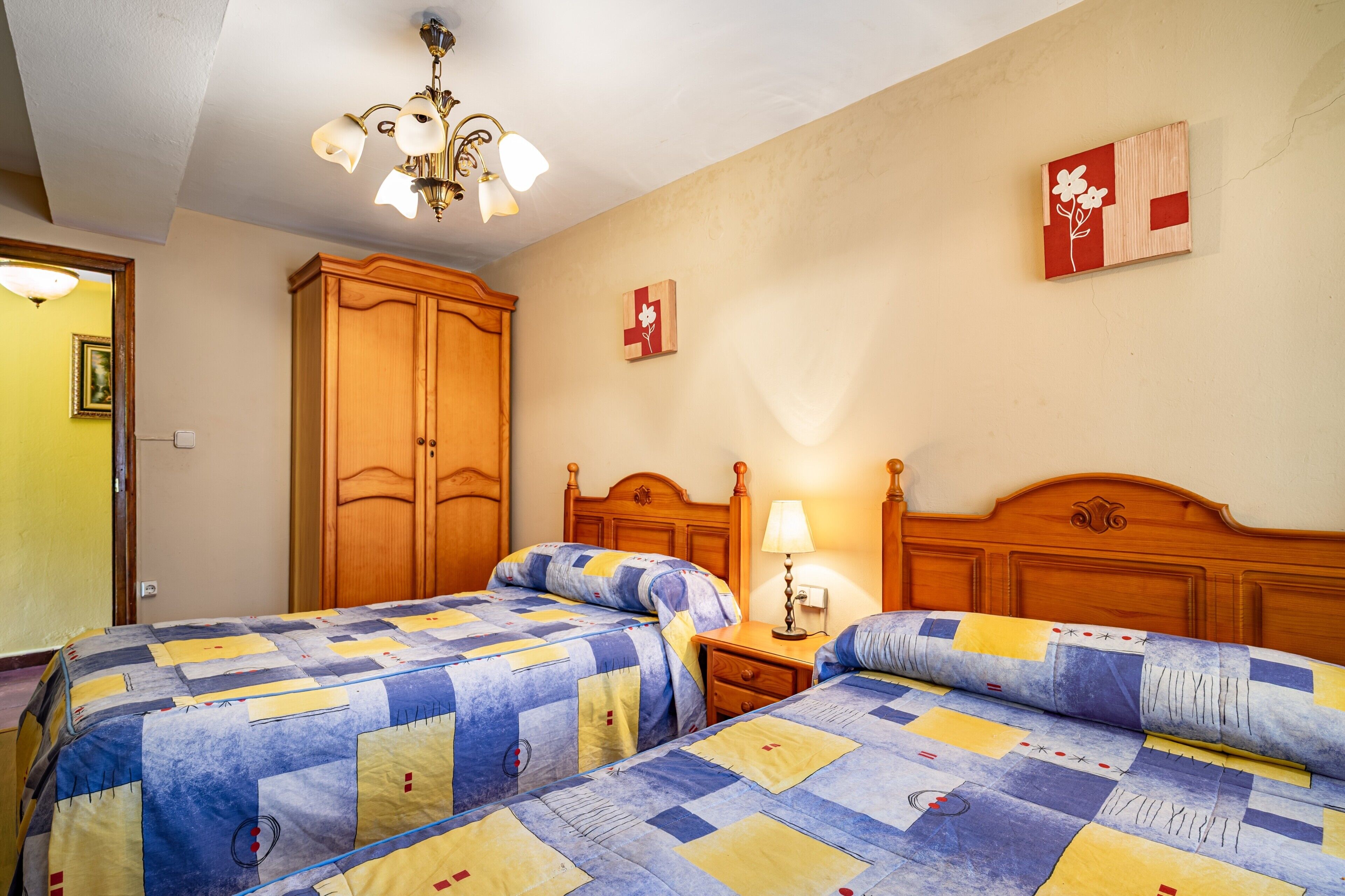 3 bedrooms, WiFi, bed sheets
