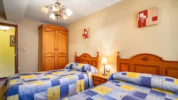 3 bedrooms, WiFi, bed sheets