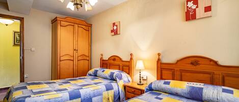 3 bedrooms, WiFi, bed sheets