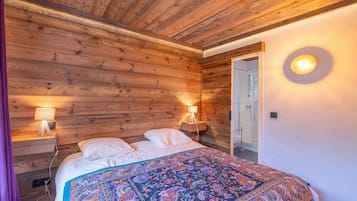 2 室のベッドルーム、アイロン / アイロン台、ベッドシーツ