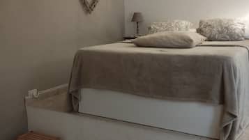 1 bedroom, iron/ironing board, free WiFi, bed sheets