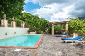 Pool - Villa "L'Incompiuta" with Mountain View, Shared Pool & Wi-Fi (VICCHIO DI MUGELLO)