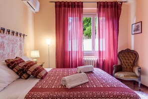 2 chambres, fer et planche à repasser, Wi-Fi gratuit, draps fournis