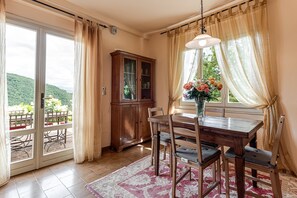 Dining - Villa "L'Incompiuta" with Mountain View, Shared Pool & Wi-Fi (VICCHIO DI MUGELLO)