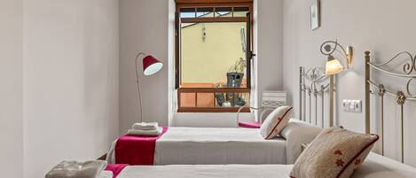 2 chambres, Wi-Fi gratuit, draps fournis