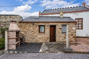 Exterior - Apartment 'Cetareas 1' with Garden, Barbecue and Wi-Fi (Rinlo)