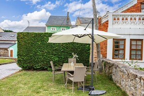 Outdoor dining - Apartment 'Cetareas 1' with Garden, Barbecue and Wi-Fi (Rinlo)