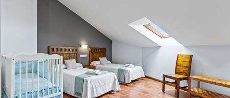 2 عدّة غرف نوم ومكواة/لوح كي وواي فاي مجانًا