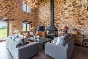 TV, fireplace, DVD player