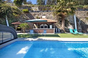 屋内プール、温水プール
